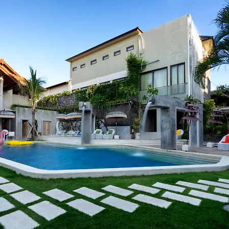 18 Suite Villa Loft At Kuta